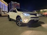 Toyota RAV4 2019 года за 13 100 000 тг. в Атырау
