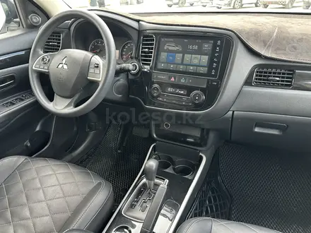 Mitsubishi Outlander 2022 года за 7 590 000 тг. в Атырау – фото 9