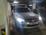 Volkswagen Touareg 2007 года за 6 500 000 тг. в Астана – фото 3