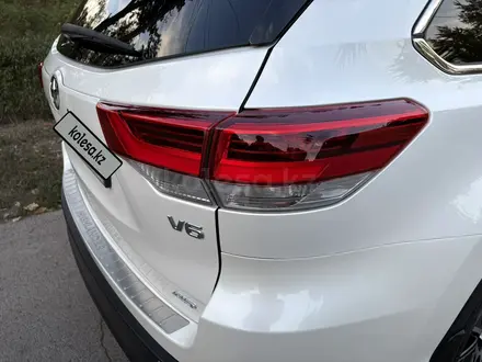 Toyota Highlander 2019 года за 21 700 000 тг. в Алматы – фото 17
