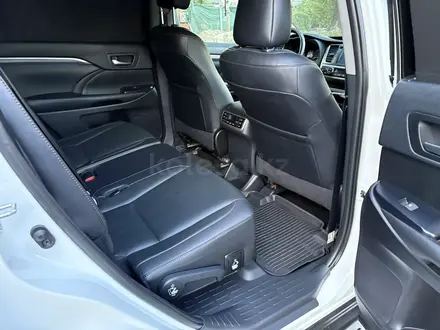 Toyota Highlander 2019 года за 21 700 000 тг. в Алматы – фото 25