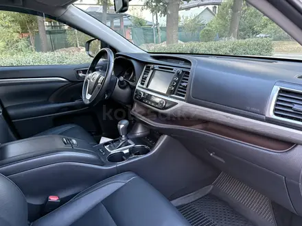 Toyota Highlander 2019 года за 21 700 000 тг. в Алматы – фото 33