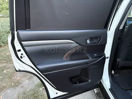 Toyota Highlander 2019 года за 21 700 000 тг. в Алматы – фото 36