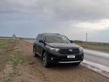 Toyota Highlander 2013 года за 8 500 000 тг. в Шалкар – фото 2