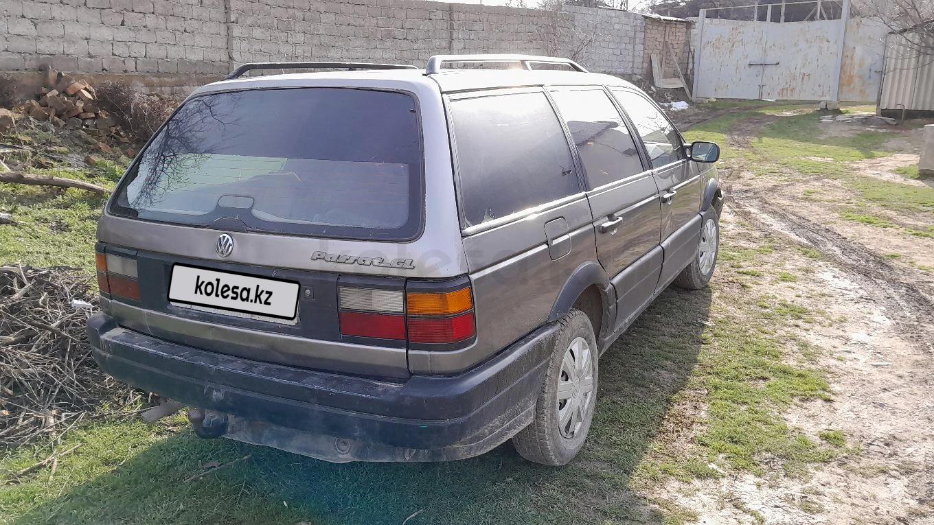 Volkswagen Passat 1990 г.