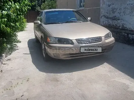 Toyota Camry 1998 года за 3 100 000 тг. в Тараз – фото 2