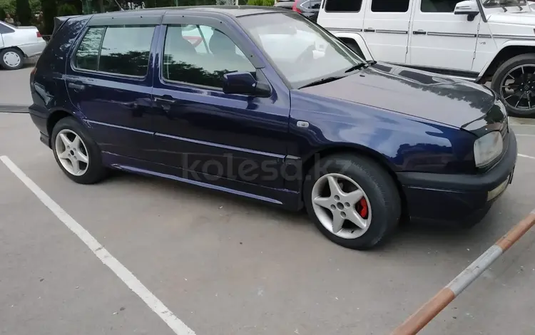 Volkswagen Golf 1997 года за 1 900 000 тг. в Алматы