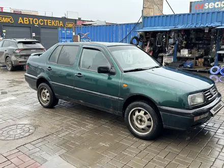 Volkswagen Vento 1995 года за 1 200 000 тг. в Астана – фото 2