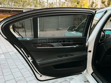 BMW 750 2010 года за 10 500 000 тг. в Актау – фото 23