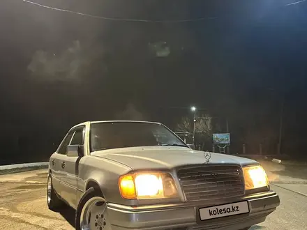 Mercedes-Benz E 200 1994 годаүшін2 124 000 тг. в Кызылорда