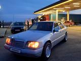 Mercedes-Benz E 200 1994 года за 2 124 000 тг. в Кызылорда – фото 3