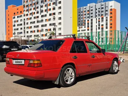 Mercedes-Benz E 260 1990 года за 1 250 000 тг. в Астана – фото 2