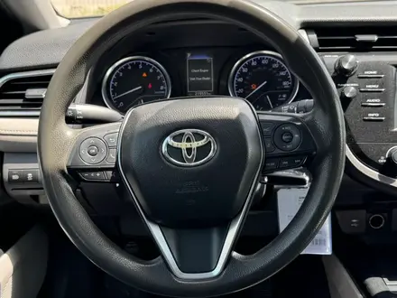 Toyota Camry 2020 года за 8 420 000 тг. в Алматы – фото 13
