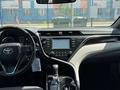 Toyota Camry 2020 года за 8 420 000 тг. в Алматы – фото 14