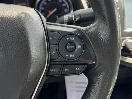 Toyota Camry 2020 года за 8 420 000 тг. в Алматы – фото 18