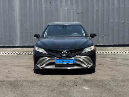 Toyota Camry 2020 года за 8 420 000 тг. в Алматы – фото 2