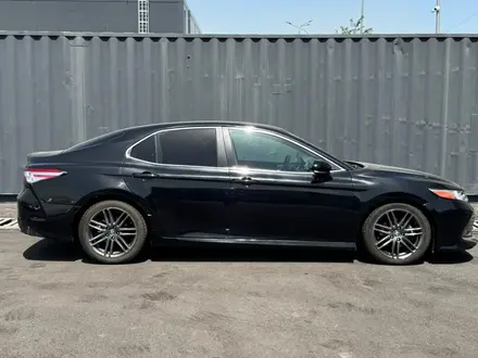Toyota Camry 2020 года за 8 420 000 тг. в Алматы – фото 4