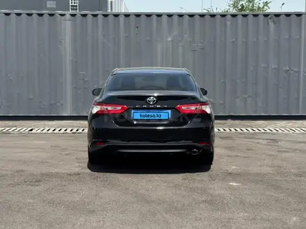 Toyota Camry 2020 года за 8 420 000 тг. в Алматы – фото 6