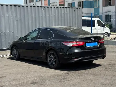 Toyota Camry 2020 года за 8 420 000 тг. в Алматы – фото 7