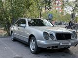 Mercedes-Benz E 230 1995 года за 1 500 000 тг. в Караганда