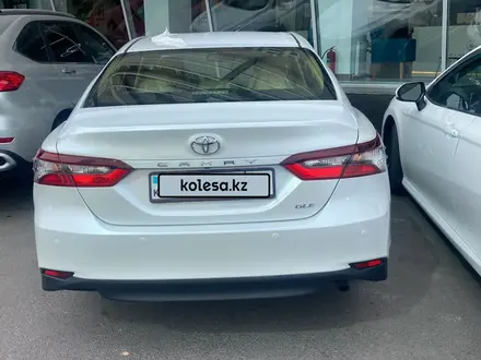 Toyota Camry 2022 года за 16 500 000 тг. в Алматы – фото 4