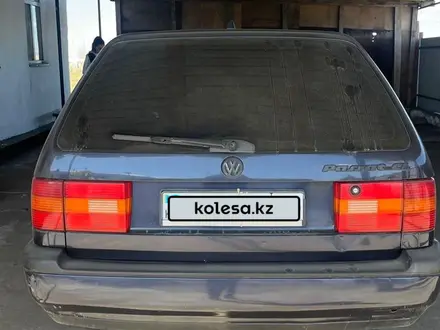 Volkswagen Passat 1995 года за 1 800 000 тг. в Караганда – фото 2