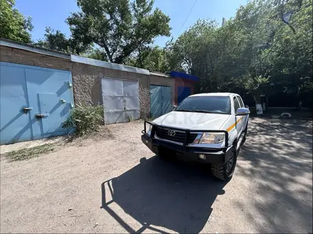 Toyota Hilux 2012 года за 7 000 000 тг. в Караганда