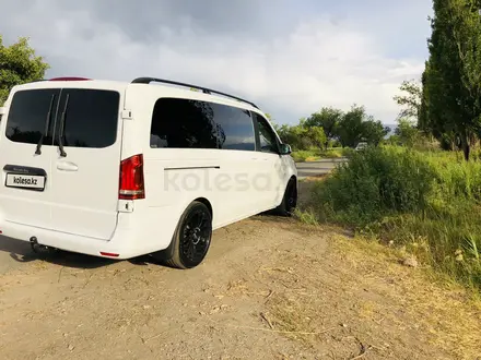 Mercedes-Benz V 250 2015 года за 19 955 555 тг. в Алматы – фото 31