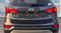 Hyundai Santa Fe 2017 годаүшін10 300 000 тг. в Астана – фото 2