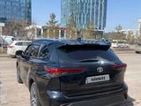 Toyota Highlander 2023 года за 21 700 000 тг. в Астана – фото 4