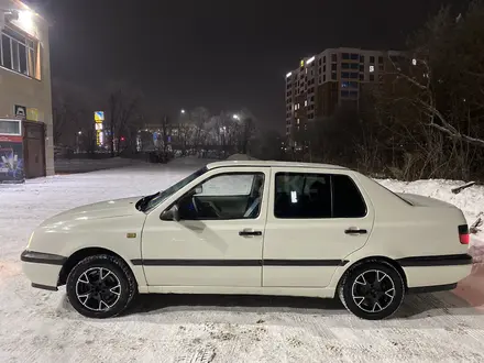 Volkswagen Vento 1997 года за 1 550 000 тг. в Караганда – фото 6