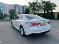 Toyota Camry 2021 года за 15 800 000 тг. в Шымкент – фото 4