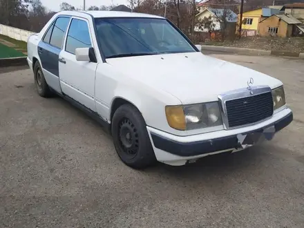 Mercedes-Benz E 260 1987 года за 600 000 тг. в Алматы – фото 5