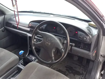 Nissan Bluebird 1997 года за 1 090 000 тг. в Павлодар – фото 5