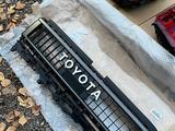 Решетка радиатора от полной комплектации Toyota Land Cruiser Prado 250 за 250 000 тг. в Астана – фото 2