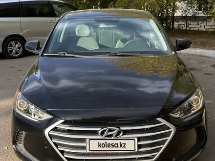 Hyundai Elantra 2017 года за 4 100 000 тг. в Уральск – фото 2