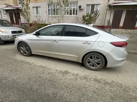 Hyundai Elantra 2017 года за 4 700 000 тг. в Актобе – фото 3