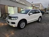 Volkswagen Touareg 2010 года за 9 900 000 тг. в Алматы – фото 3