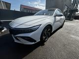 Hyundai Elantra 2023 года за 8 700 000 тг. в Алматы – фото 2