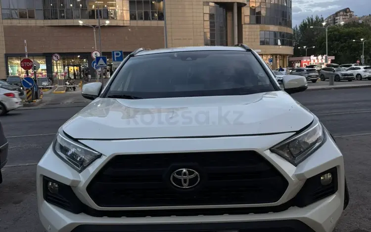 Toyota RAV4 2020 годаүшін14 000 000 тг. в Астана