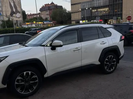 Toyota RAV4 2020 года за 14 000 000 тг. в Астана – фото 6