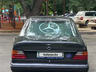 Mercedes-Benz E 230