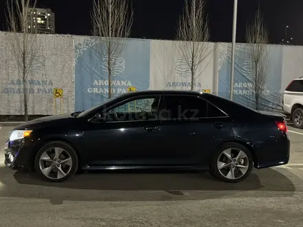 Toyota Camry 2014 года за 5 900 000 тг. в Актобе – фото 3