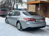 Toyota Camry 2018 года за 15 000 000 тг. в Алматы – фото 2