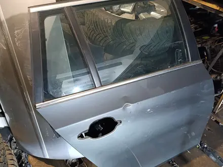 Дверь задняя правая на BMW E60 универсал за 10 000 тг. в Караганда – фото 3