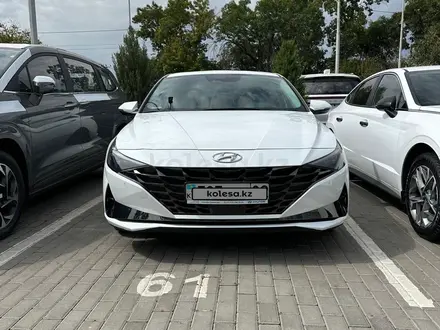 Hyundai Elantra 2022 года за 10 500 000 тг. в Алматы