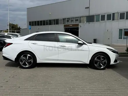 Hyundai Elantra 2022 года за 10 500 000 тг. в Алматы – фото 7
