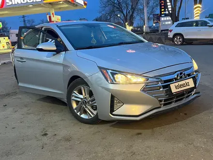 Hyundai Elantra 2018 года за 5 500 000 тг. в Уральск – фото 14