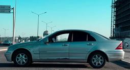 Mercedes-Benz C 200 2000 года за 2 300 000 тг. в Астана – фото 4