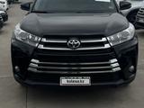 Toyota Highlander 2015 года за 11 500 000 тг. в Уральск